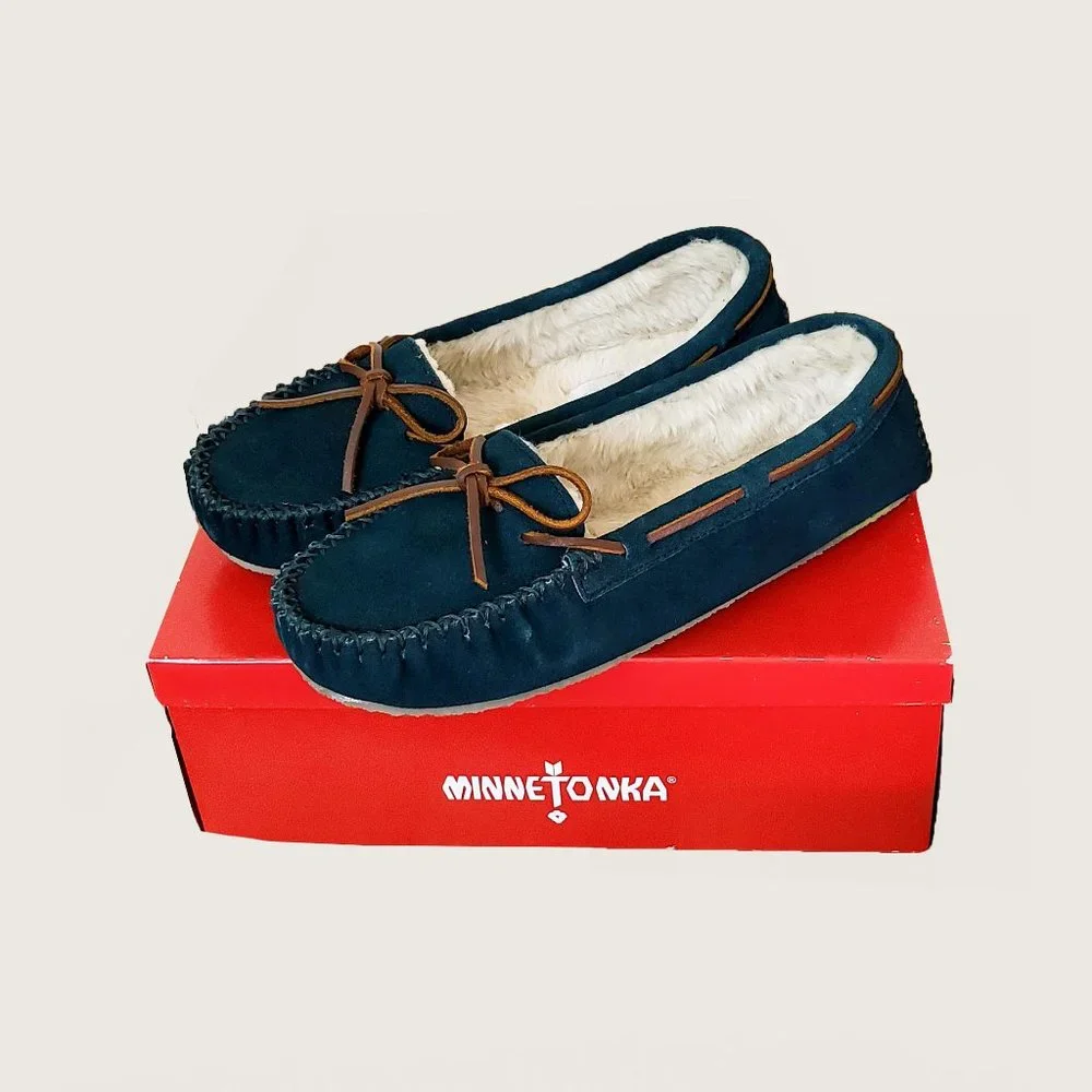 Minnetonka Kayla Moccasins NWT - Picture 4 of 10